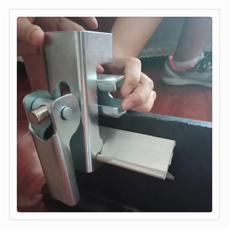 不锈钢夹持器 挡煤皮子夹持器角铝卡扣 新型夹子