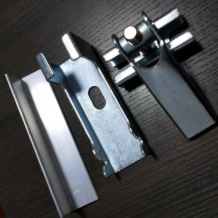 不锈钢夹持器 挡煤皮子夹持器角铝卡扣 新型夹子