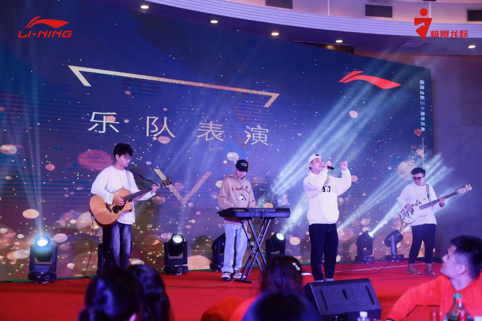 西安舞狮表演，舞蹈、乐队、魔术、变脸、主持人、礼仪模特、东北二人转、ipad签约道具、会议活动启动道具