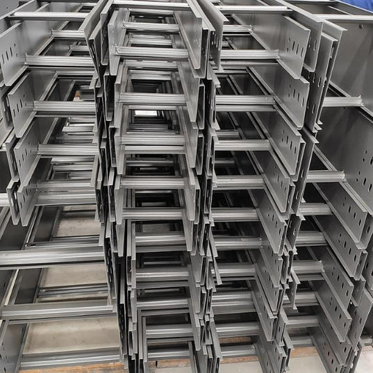 铝合金桥架 表面光滑平整 结实耐用 铝合金桥架 表面光滑平整 结实耐用