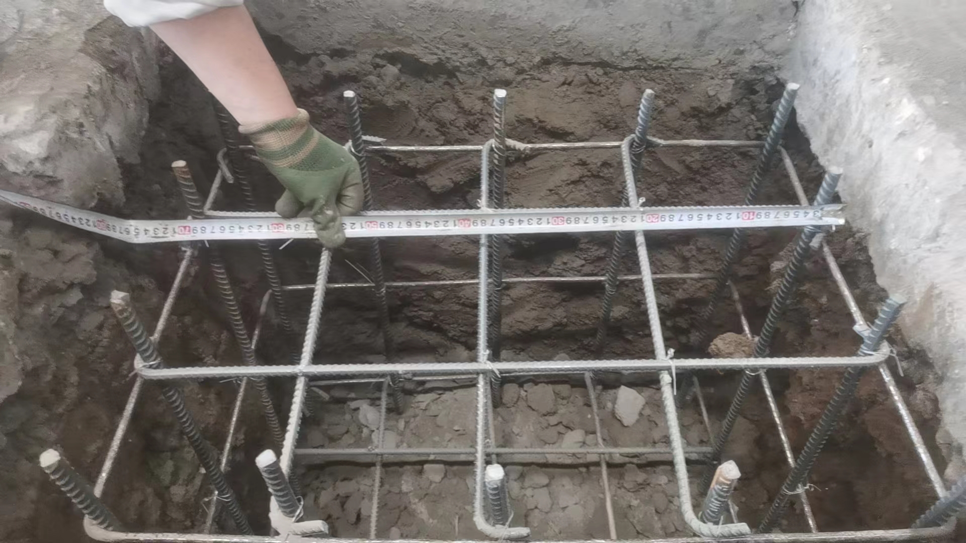 房屋改造，钢梁粘钢加固，地基基础注浆加固制作