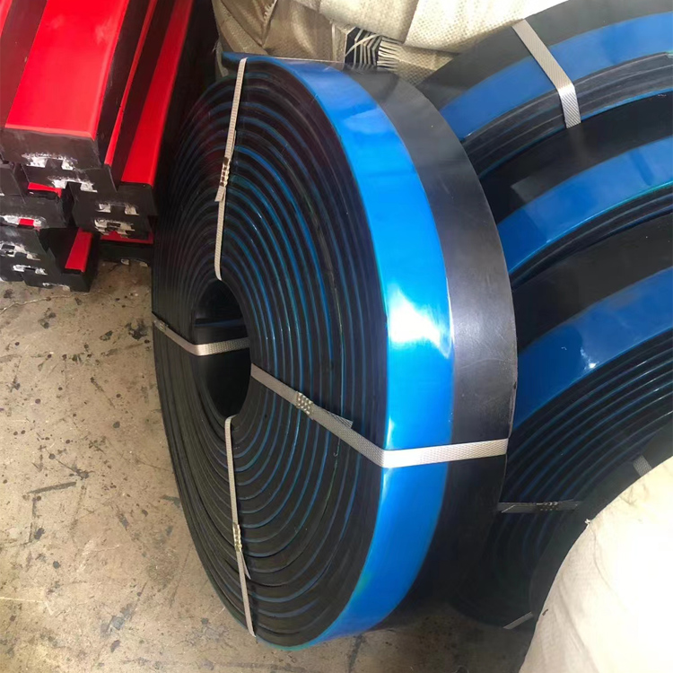 Y型双密封裙板定制，煤矿带式输送机橡胶聚氨酯防溢裙板