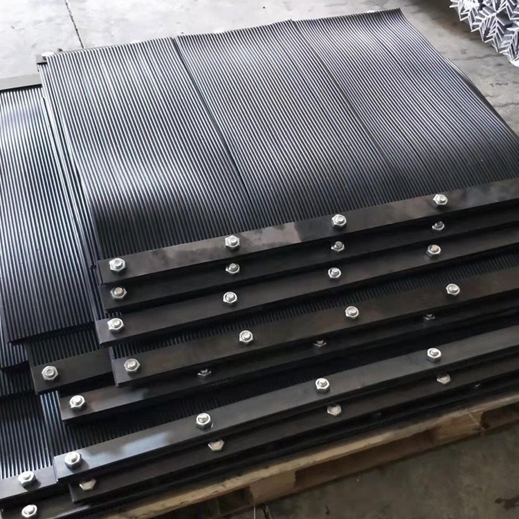 导料槽防尘帘定做,钢板(夹板)定做 导料槽防尘帘定做,钢板(夹板)定做