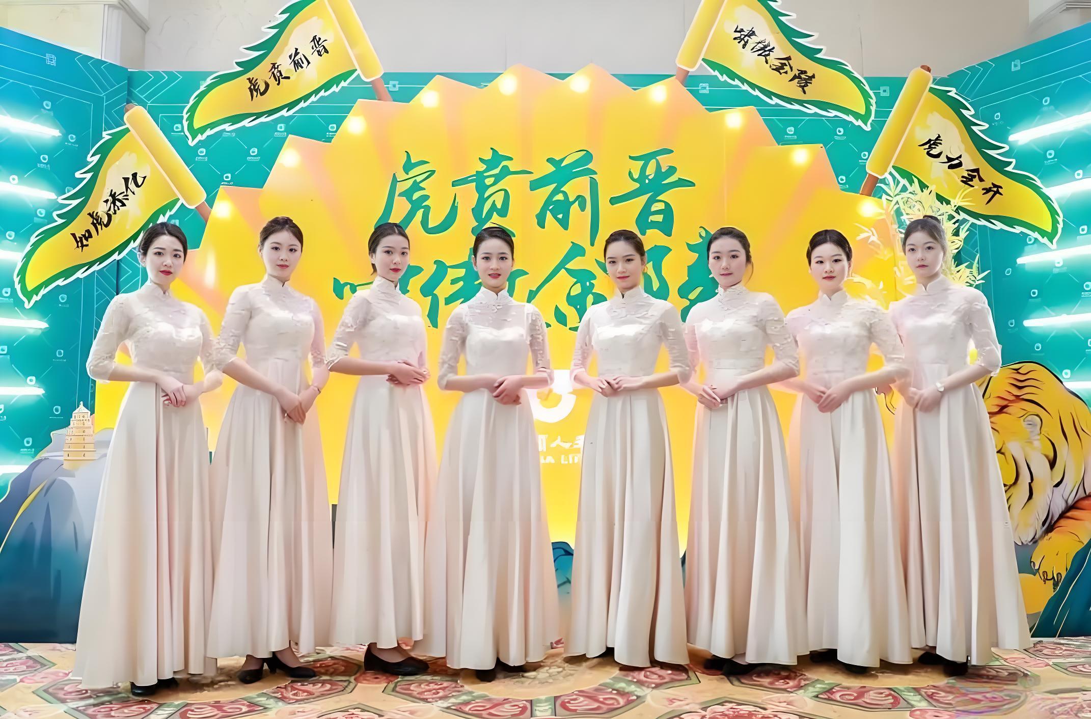 西安承接陕北腰鼓、川剧变脸、小丑魔术、杂技、仿唐舞、东北二人转、宇树机器人、机器狗